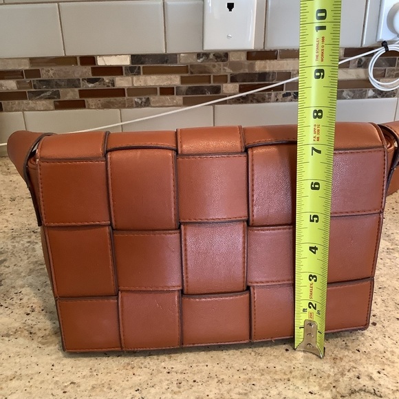 Sondra Robert’s Squared Brown Woven Leather Crossbody Bag - Picture 10 of 12